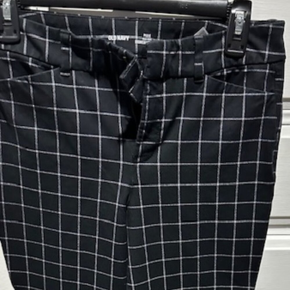 Women's Old Navy Ankle Pants - black and white